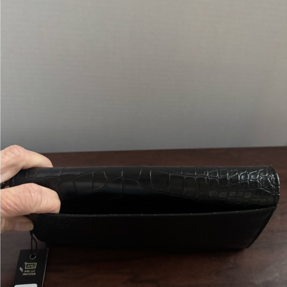 London Fog Black Croco Flap Wallet NWT - Picture 5 of 6